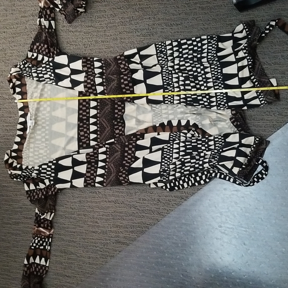 Diane Von Furstenberg Black and Cream Geometric Wrap Dress - Picture 13 of 14